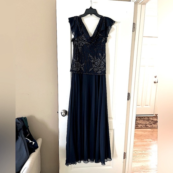 J Kara Elegant Navy Rhinestoned Top, Long Sleek Gown Women’s Size 10 - Picture 2 of 14